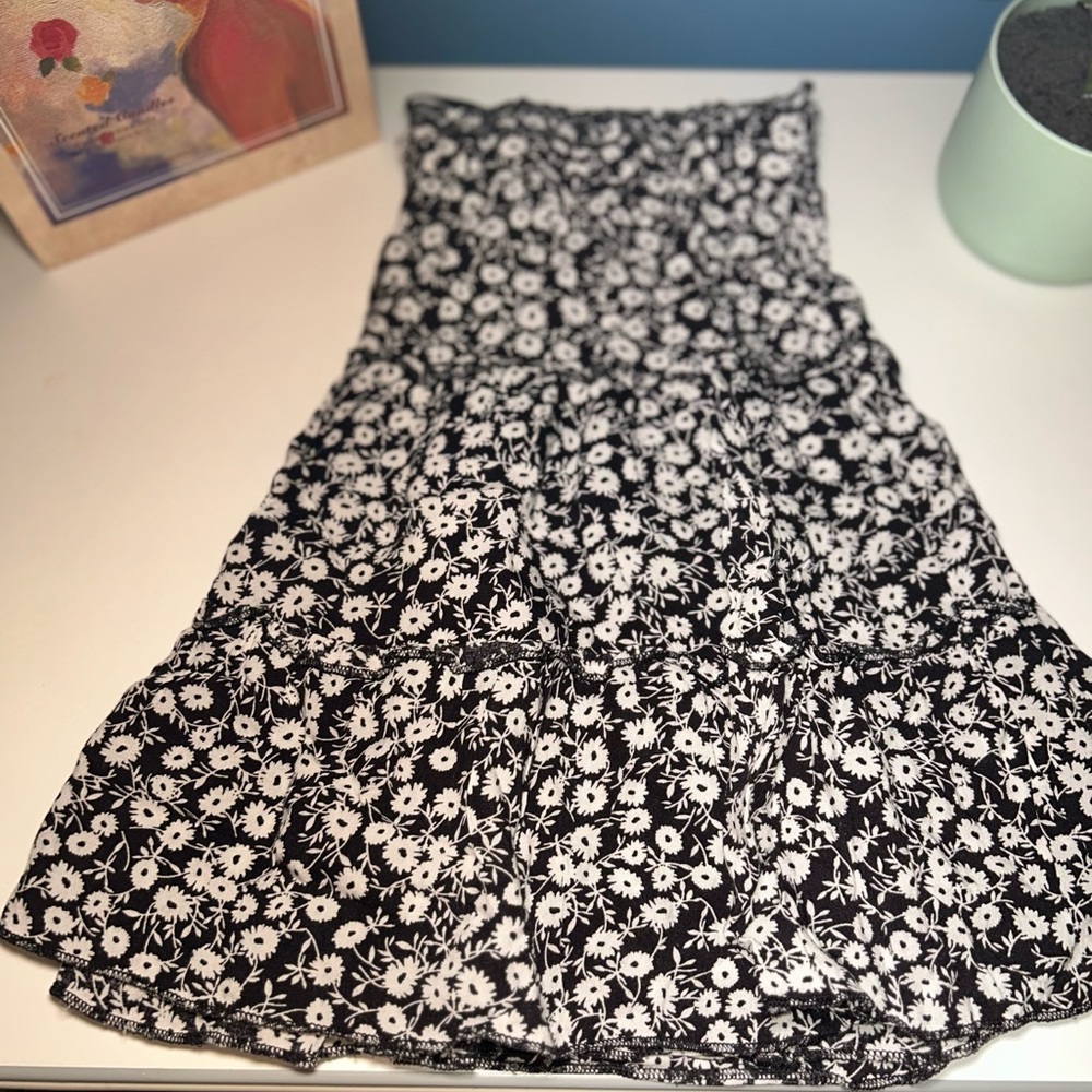 SHEIN WOMENS BLACK AND WHITE FLORAL SKIRT
